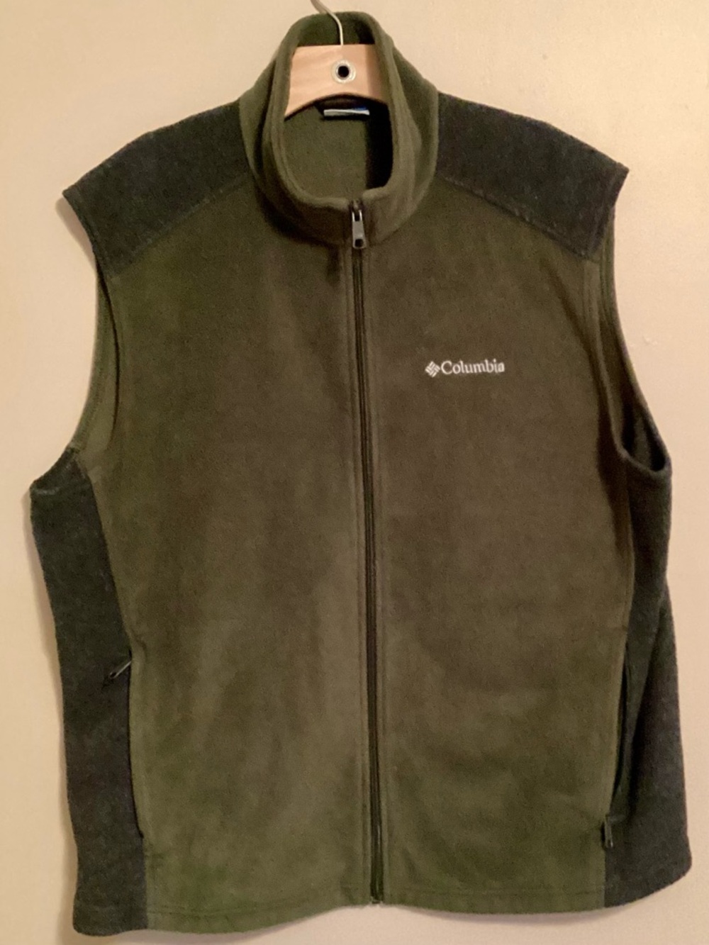 Columbia  XL Two Tone Olive Green & Gray Fleece Full Zip Vest